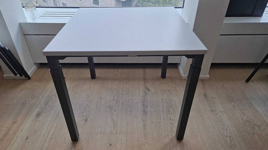 Steelcase Tavoli: Steelcase Kalidro table 80x80cm – Usato da Zürich venduto da ric_xx9m