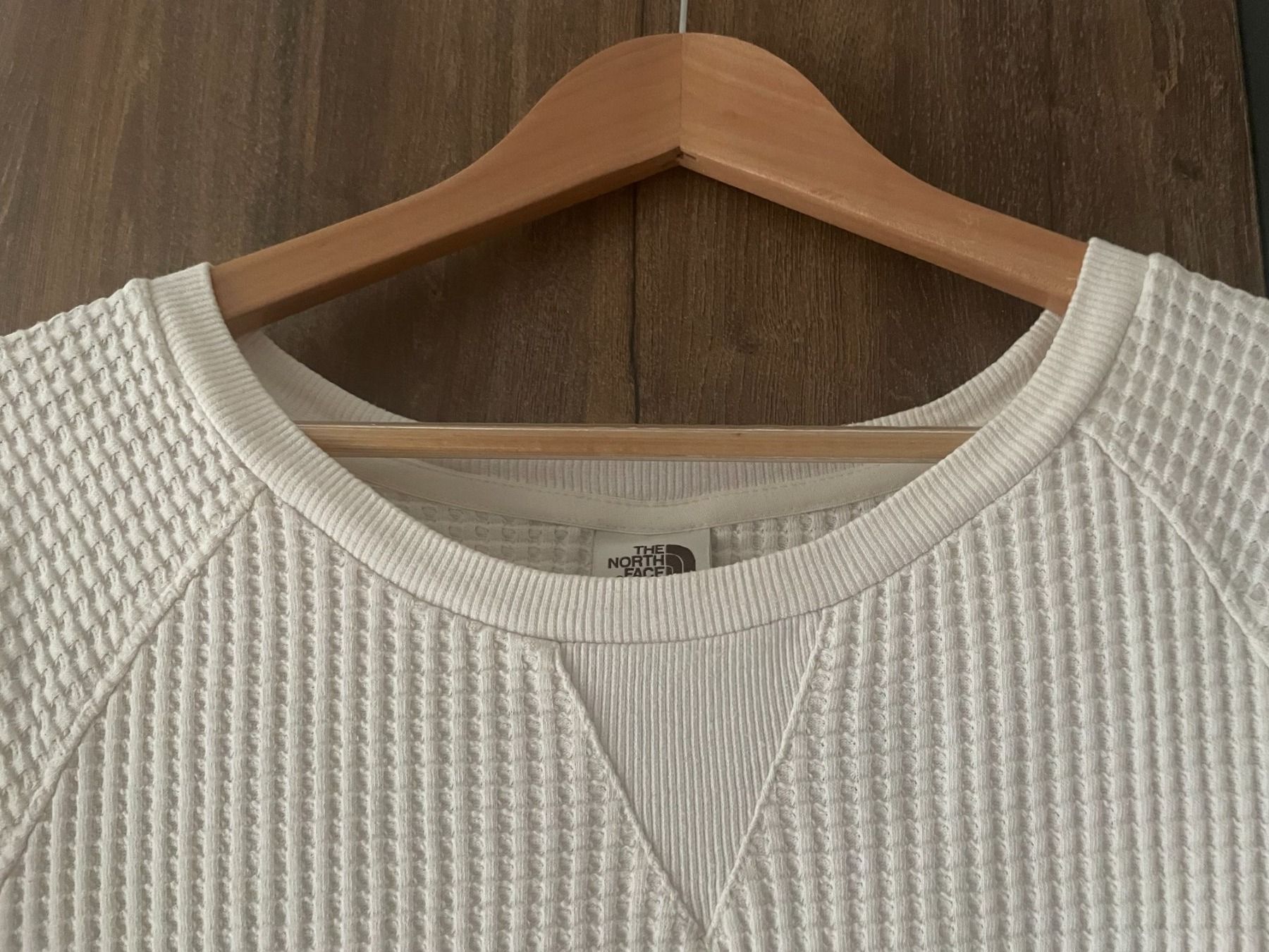 North Face Canottiere & Pantaloni: Maglia bianca marca North Face – Usato da Meilen venduto da val_tsv8 3