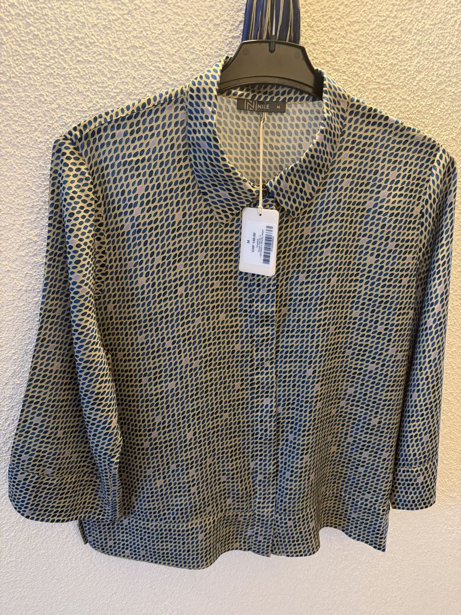Nile Blusen: Neu Nile Bluse M – Neu und originalverpackt aus Gerlafingen von Uragano