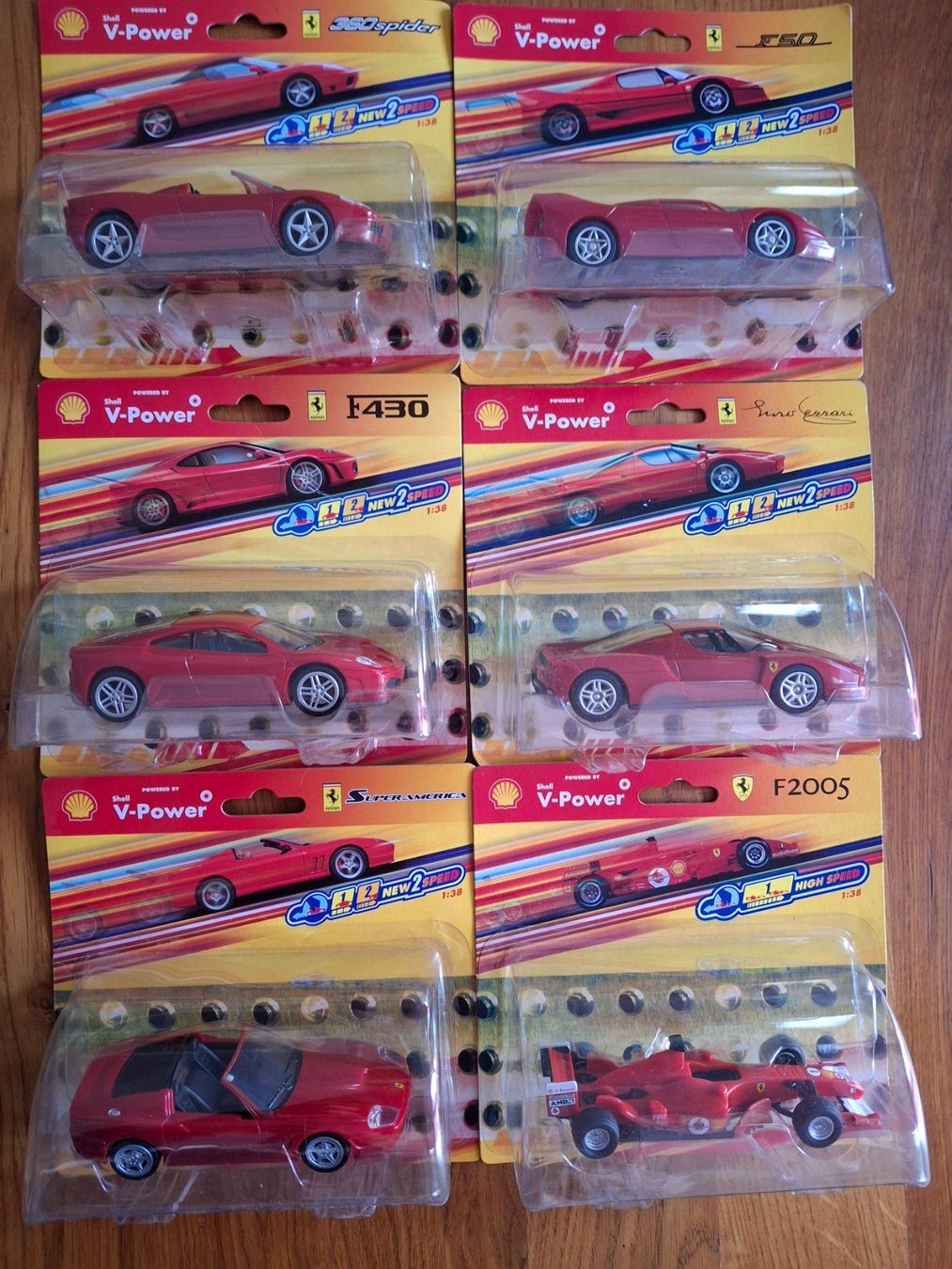 Ferrari Modellini d'auto: Offizielle Shell Ferrari Sammlerserie von 2006 – Nuovo e nell'imballaggio originale da Hasle b. Burgdorf venduto da Cefamo