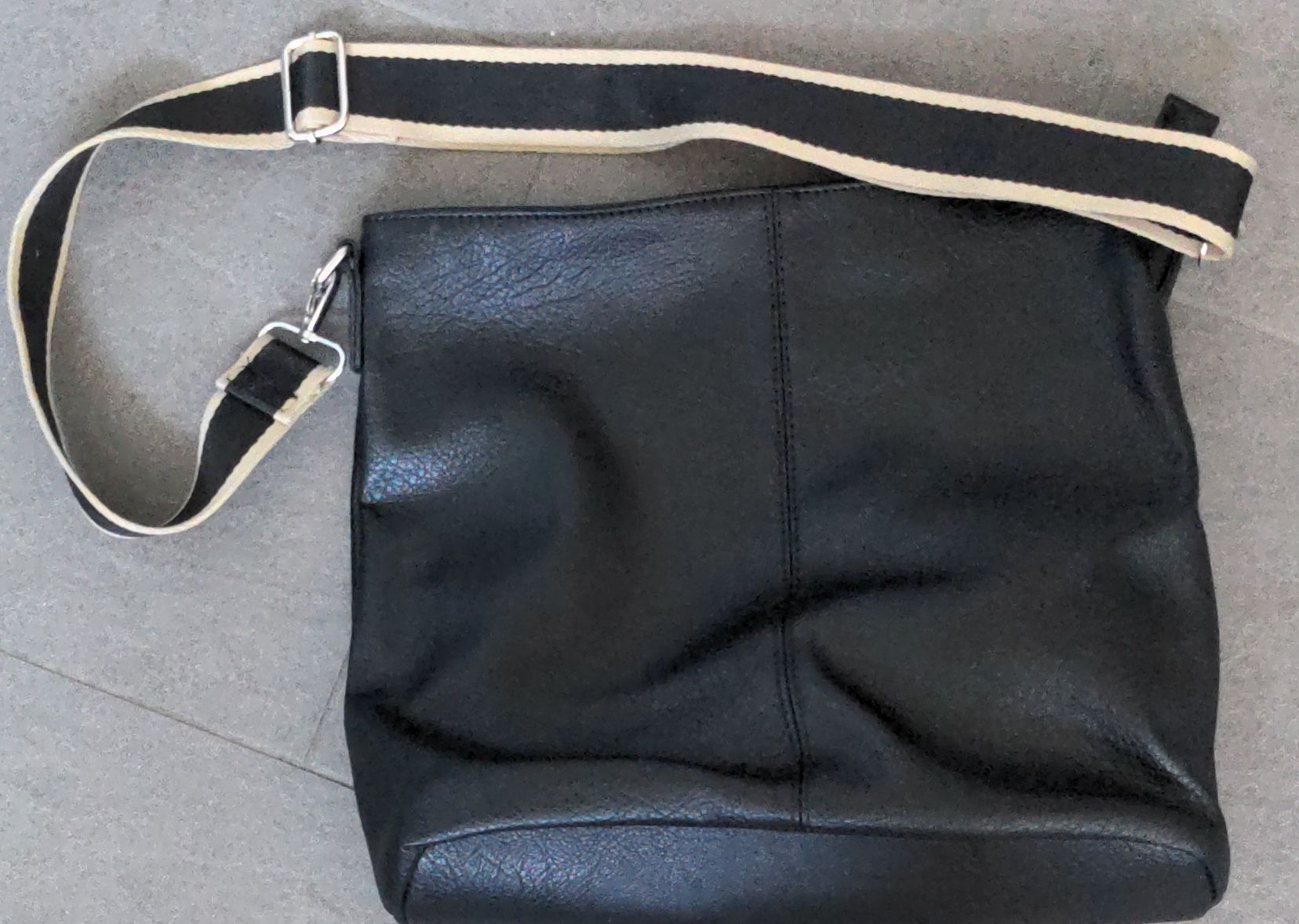 Sacs femmes: Tasche schwarz von Chicorée – Neuf (Voir description) à Sutz par Rawypp
