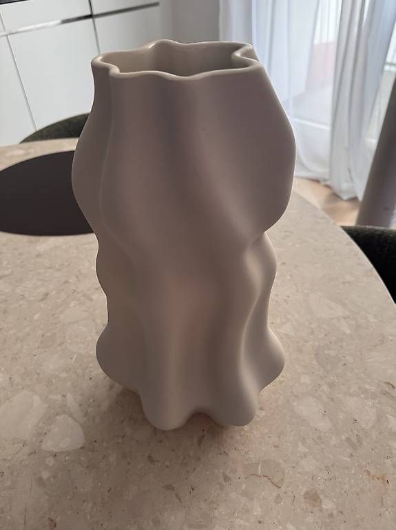 Vasi & Recipienti: Vase beige – Usato da Luzern venduto da Marazul99