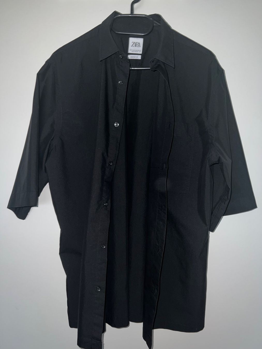 Zara Camicie: Sommerhemd Zara Schwarz Gr.M – Nuovo (secondo la descrizione) da Pfäffikon SZ venduto da pdroth