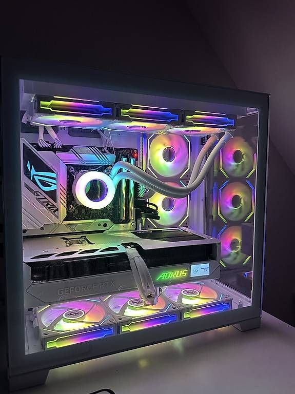 PC: High-End Gaming PC | i7-14700KF |  OHNE GPU – Usato da Hallau venduto da Joniracaj