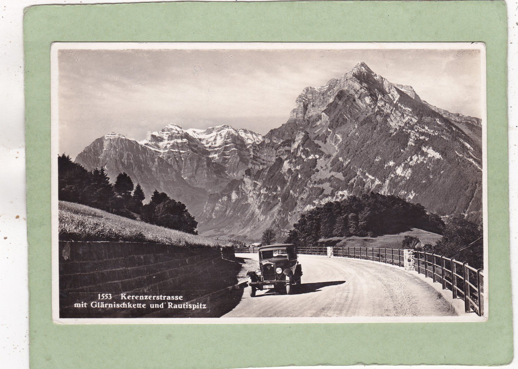 Cartoline postali: Kerenzerstrasse mit Glärnischkette und Rautispitz altes Auto – Usato da Herisau venduto da Lisegrat2008