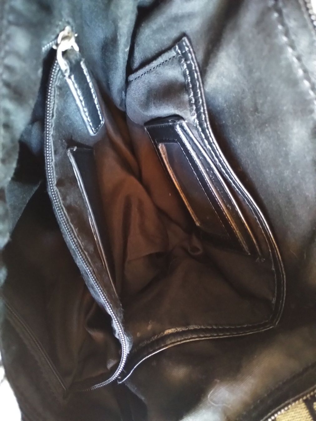 Calvin Klein Sacs femmes: Sac hobo Calvin Klein monogram – D'occasion à Châtel-St-Denis par melaimelai 2