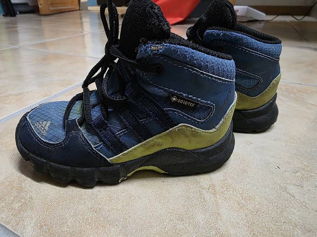 Scarpe per ragazzi: Adidas Wanderschuhe Grösse 22 – Usato da Luterbach venduto da roxy_world 1