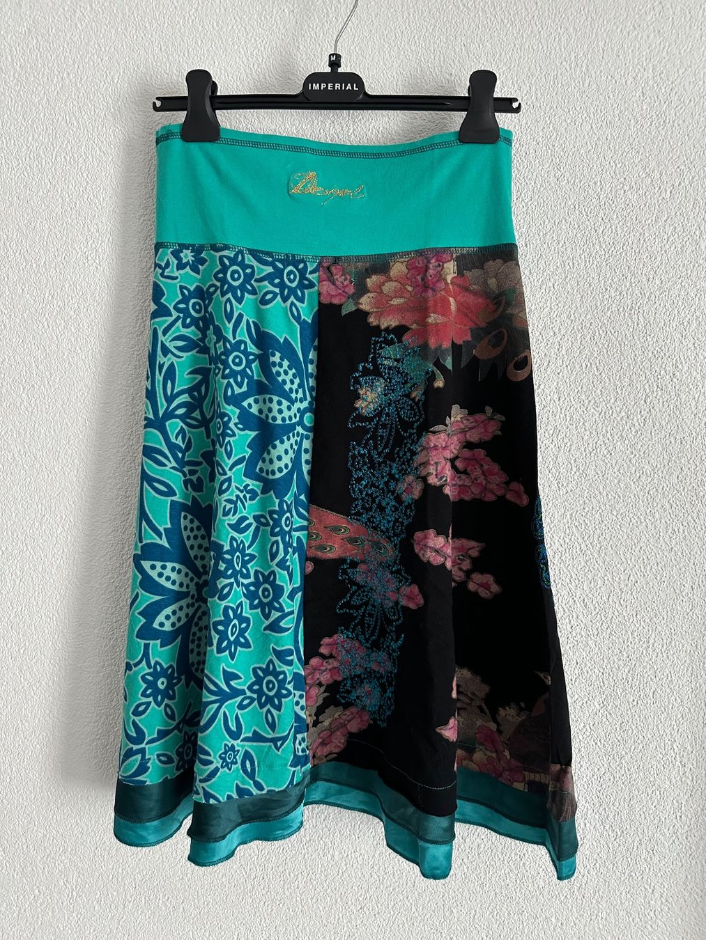 Desigual Gonne: Jupe Desigual – Nuovo (secondo la descrizione) da La Neuveville venduto da flodocha 2
