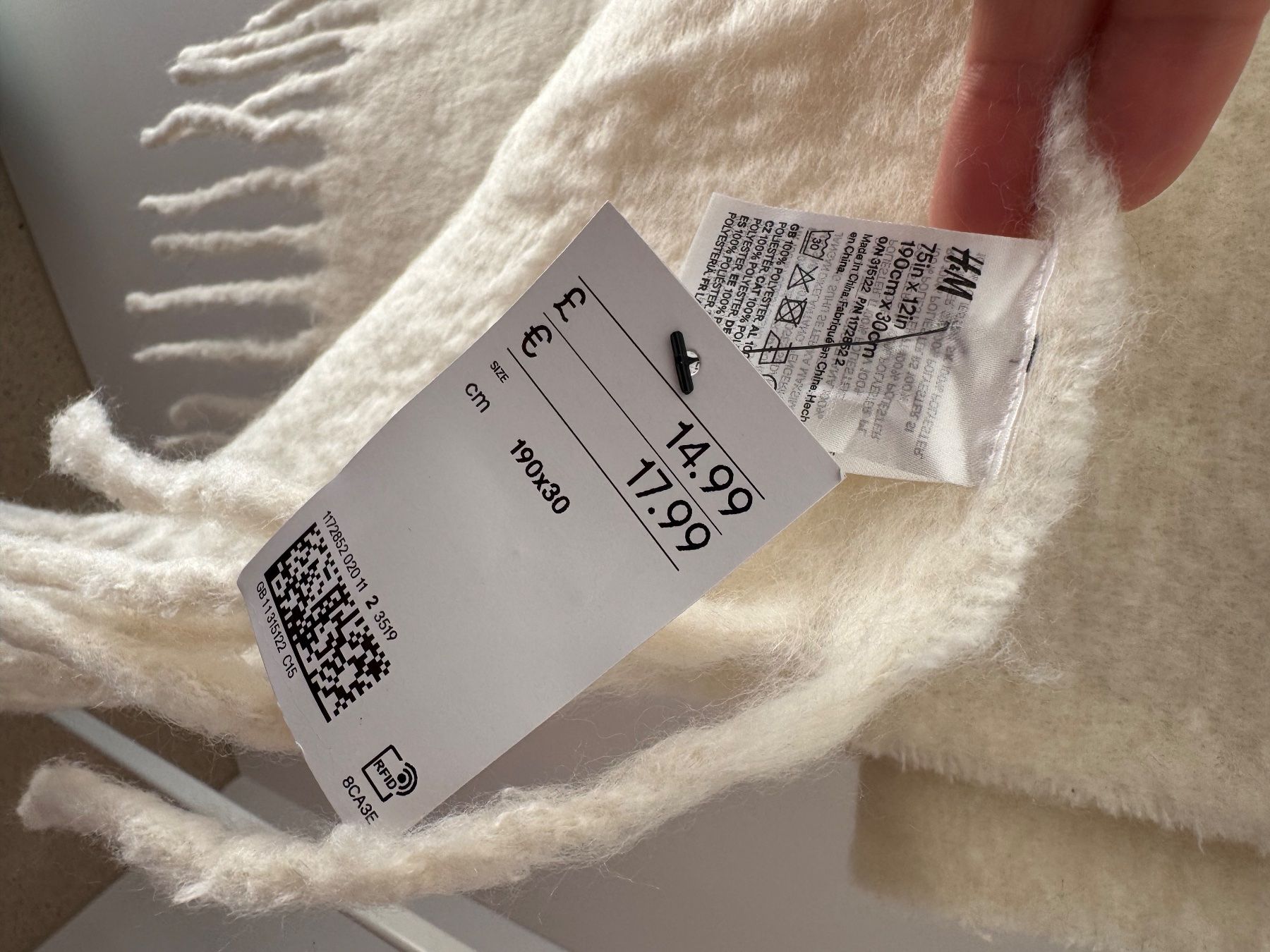 H&M Foulard & Sciarpe: H&M Schall neu – Nuovo e nell'imballaggio originale da Zürich venduto da di_archive 3