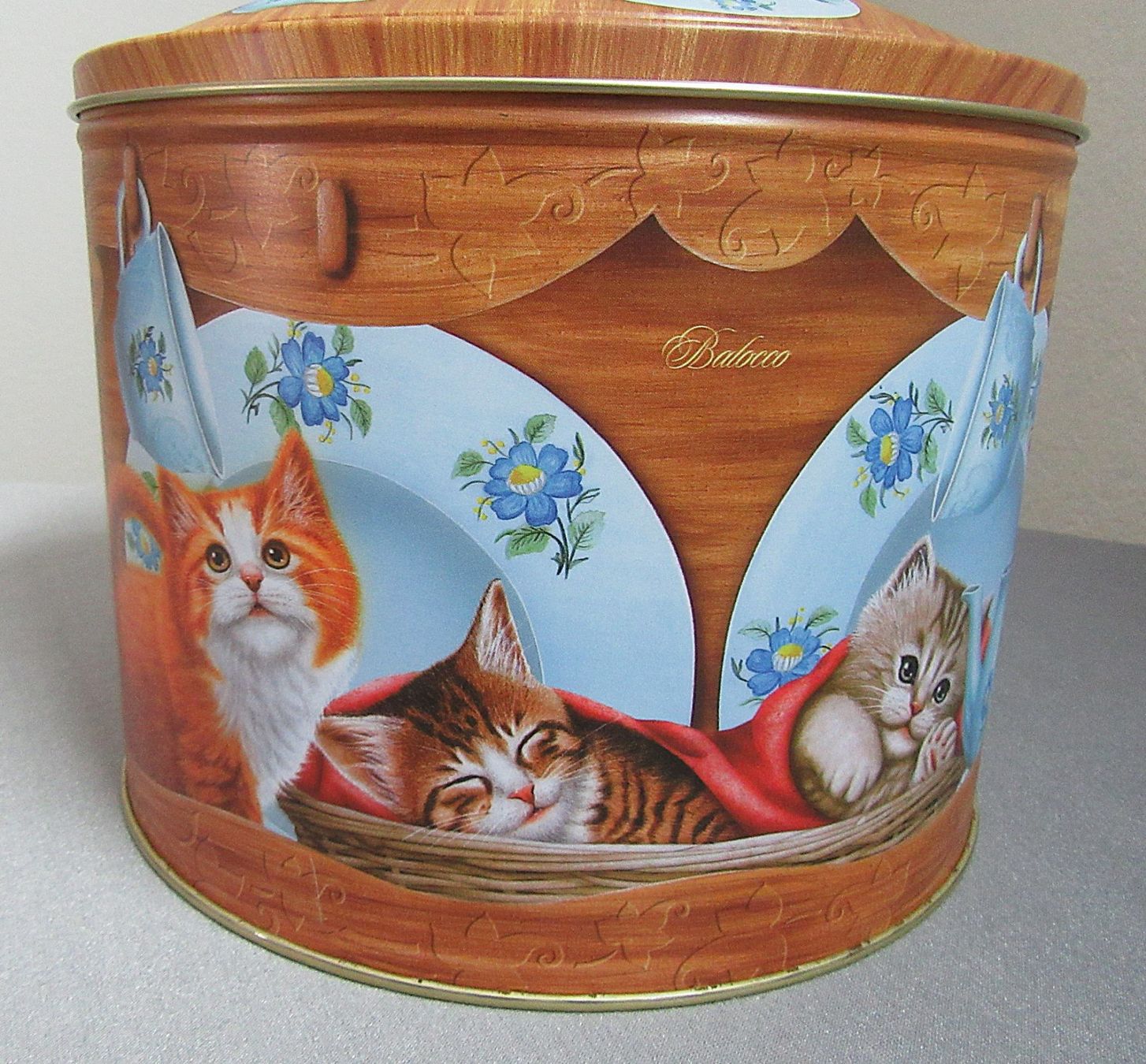 Altro in Decorazioni & Accessori: grosse runde Blechdose mit Katzenmotiven – Usato da Auenstein venduto da Padabimbim 3