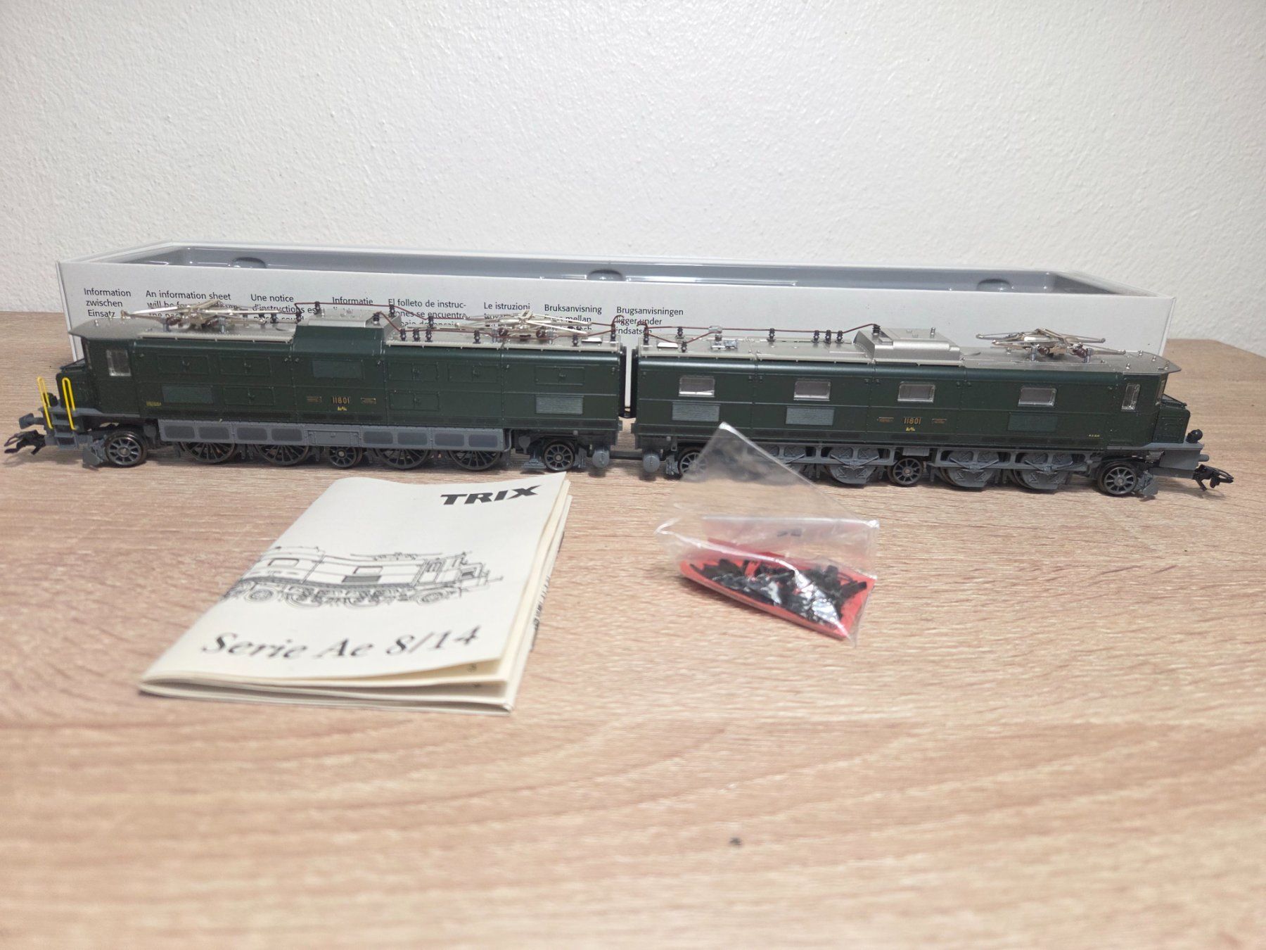 Trix Modellini di ferrovie: Trix E-Lok Serie Ae 8/14 SBB H0 – Usato da St-Aubin-Sauges venduto da Lo_Go 6