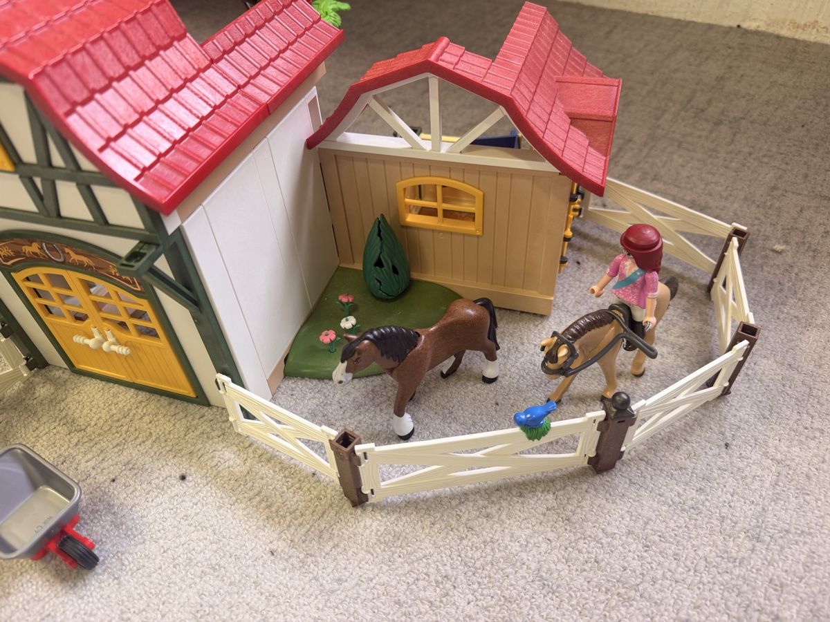Playmobil Giocattoli: Playmobil Reitstall – Usato da Zollbrück venduto da Kabir84 1