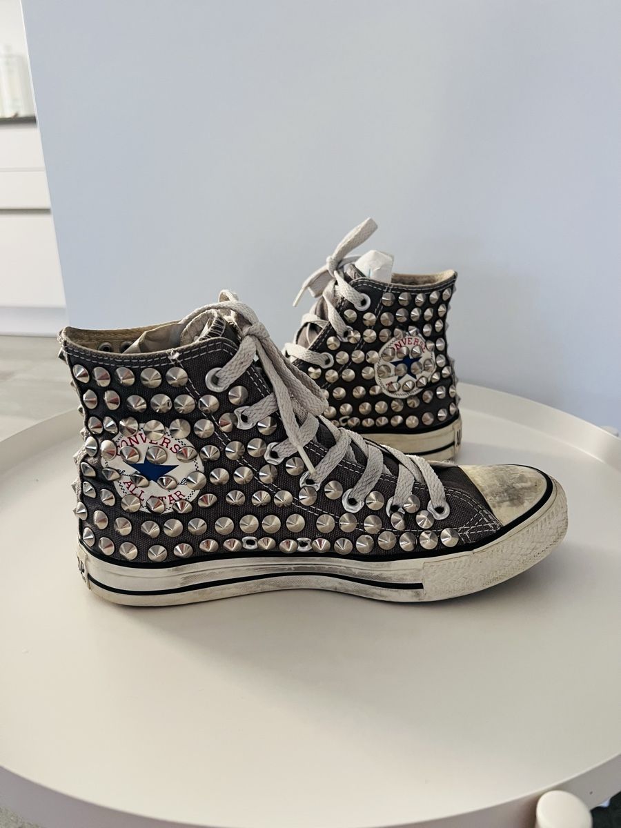 Converse Scarpe da donna: Converse All Star effetto vintage con borchie - 37 – Usato da Losone venduto da Annja93