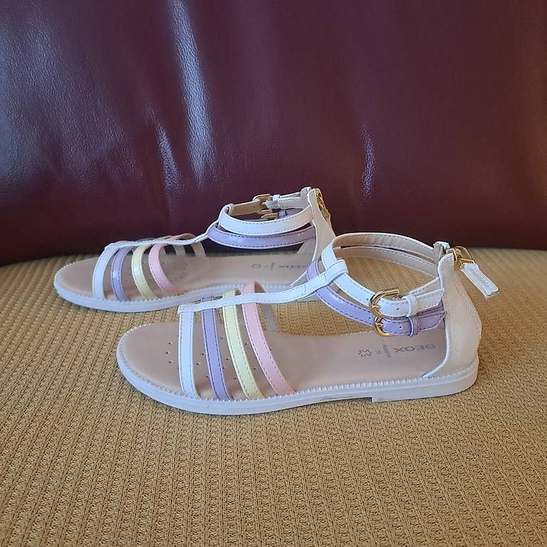Schuhe für Mädchen: Sandalen – Neu und originalverpackt aus Neftenbach von sam_jbb5 2