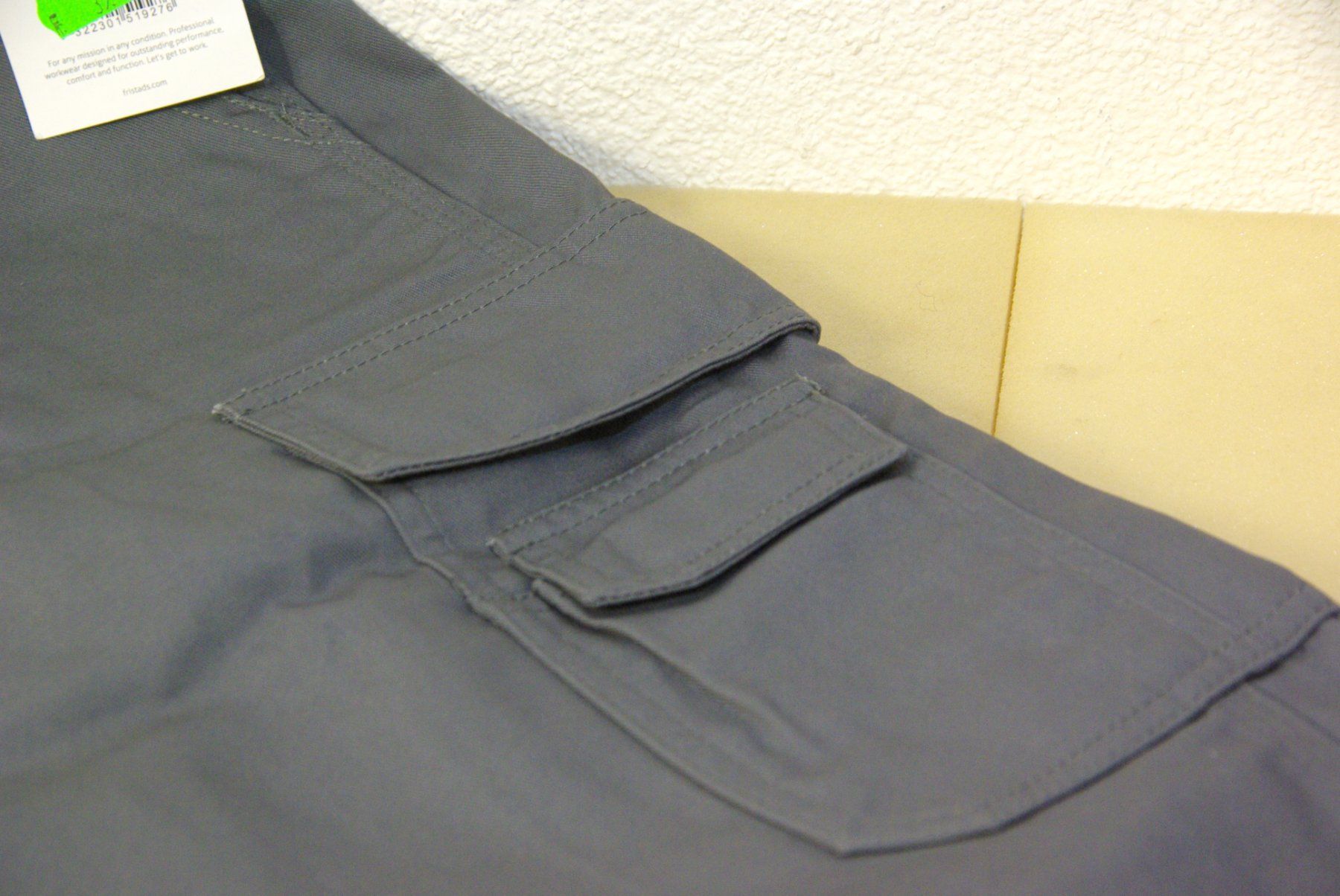 Pantaloni: FRISTADS Arbeitshose Gr. C46, grau – Nuovo e nell'imballaggio originale da Herisau venduto da Cevianer1844 1