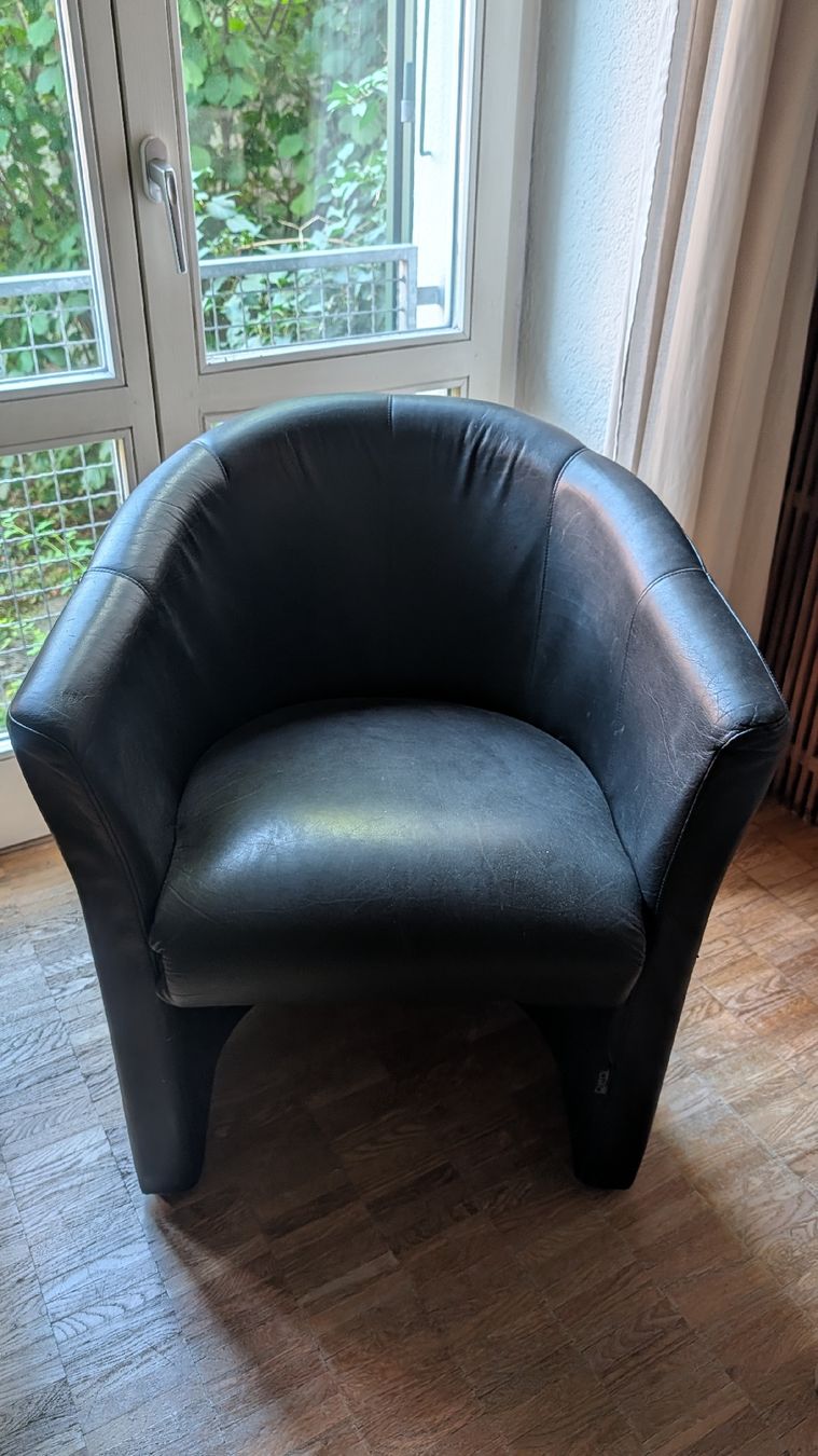 Sessel: Schwarzer Ledersessel – Gebraucht aus Bern von ArsenalLondon14
