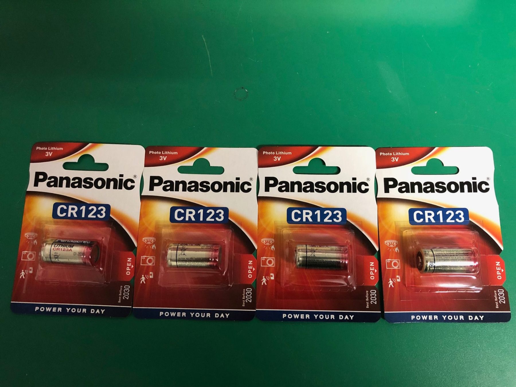 Caricatori & Batterie: 4  x Panasonic CR123 Batterien – Nuovo e nell'imballaggio originale da Münchenstein venduto da pricehouse