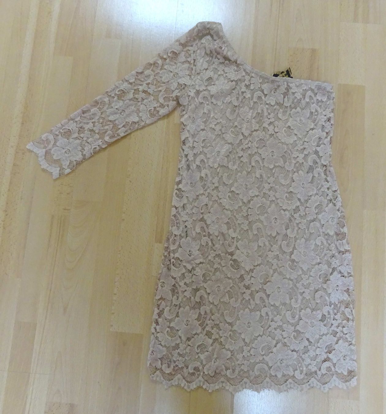 Zebra Kleider: Zebra - Neues One Shoulder Spitzenkleid - nude - Grösse L – Neu und originalverpackt aus Zofingen von Justizia_01