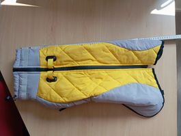Gut erhaltene, warme Hundejacke!