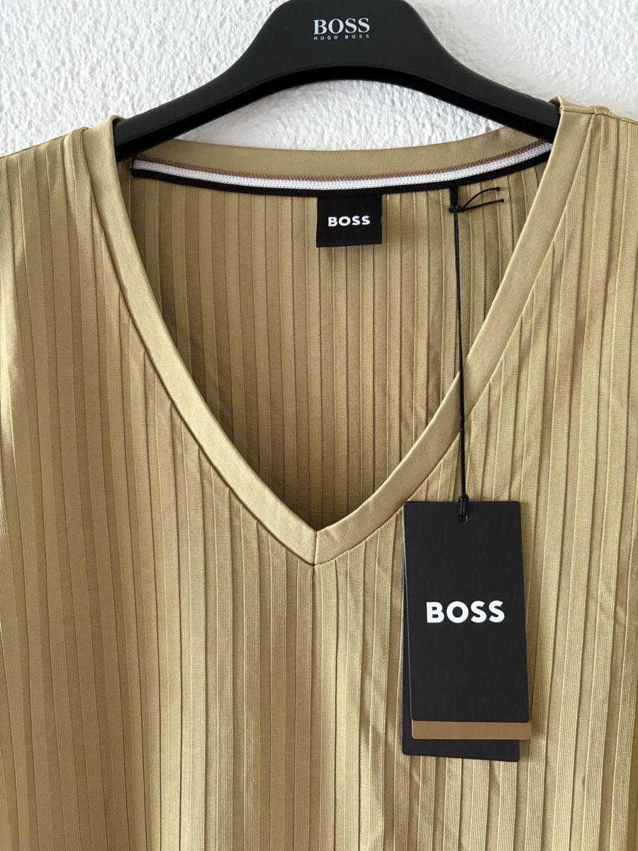 Hugo Boss Top: Top Kaki Hugo Boss New – Nuovo e nell'imballaggio originale da Baar venduto da Amd_9tmw 1