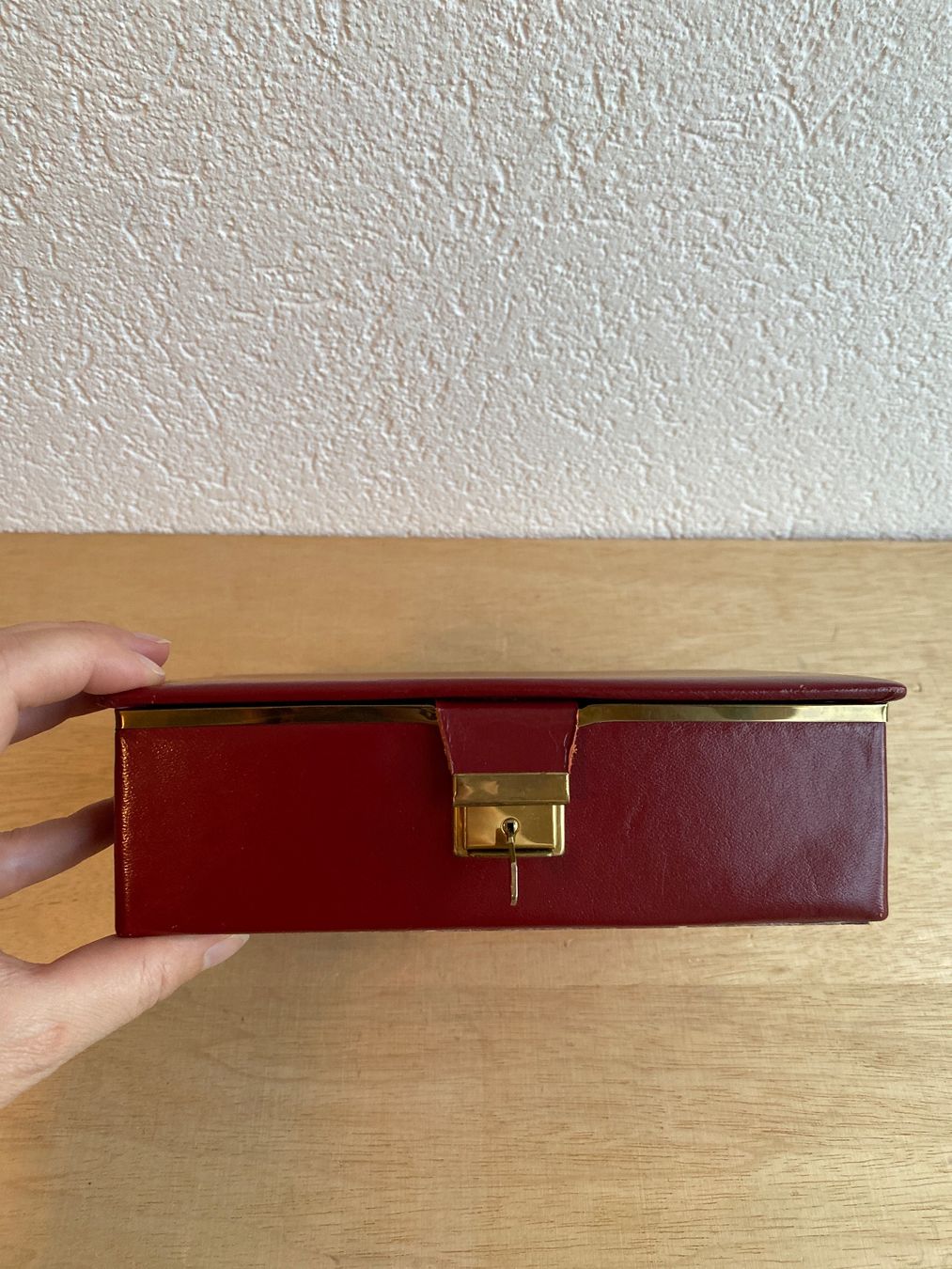 Coffrets à bijoux: Alte dunkelrote Schmuckkiste mit Interior aus Samt – D'occasion à Burgdorf par gre_2ftz 2