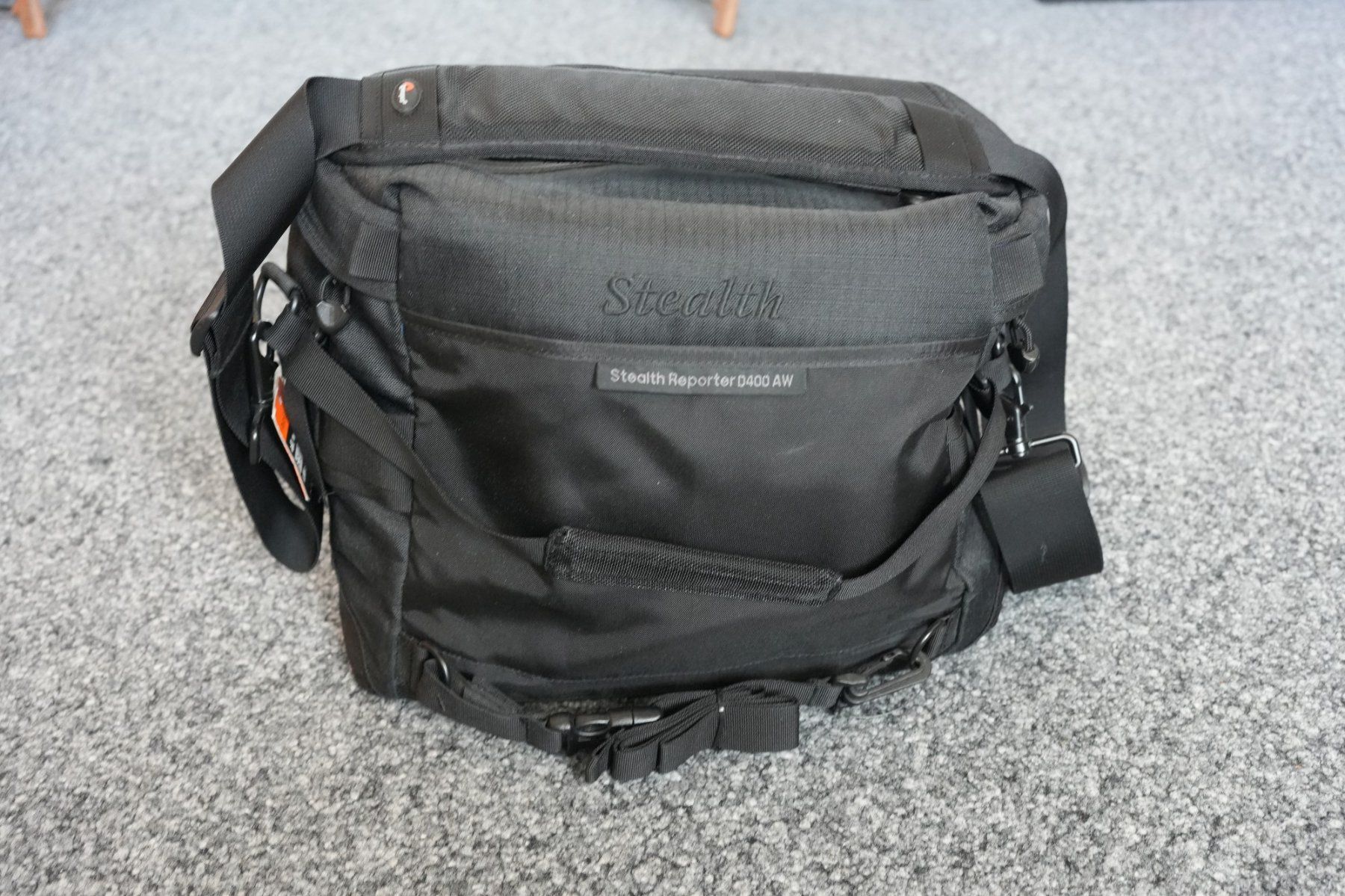 Lowepro Borse: Kameratasche Lowepro Stealth Reporter – Usato da Brunnen venduto da Techfreak1 1
