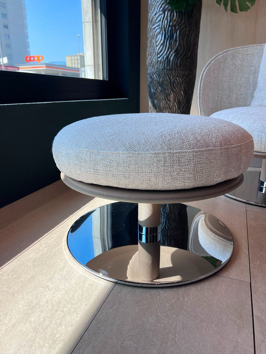 Flexform Fauteuils: Flexform Drehsessel ERI mit Hocker – D'occasion à Emmen par Davinci_Design 2