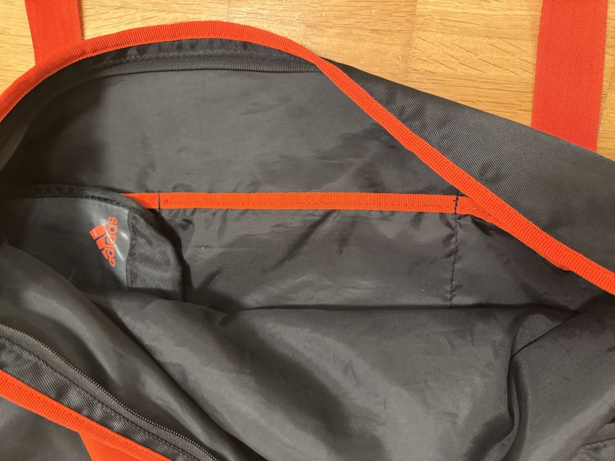Adidas Borse: Tasche Adidas schwarz rot – Usato da Jona venduto da Good_luck_ 8