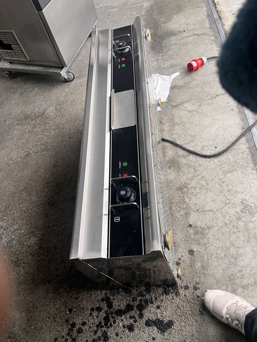 Griglie: Professionelle Grillplatte! – Usato da Lütschental venduto da Cisco3124