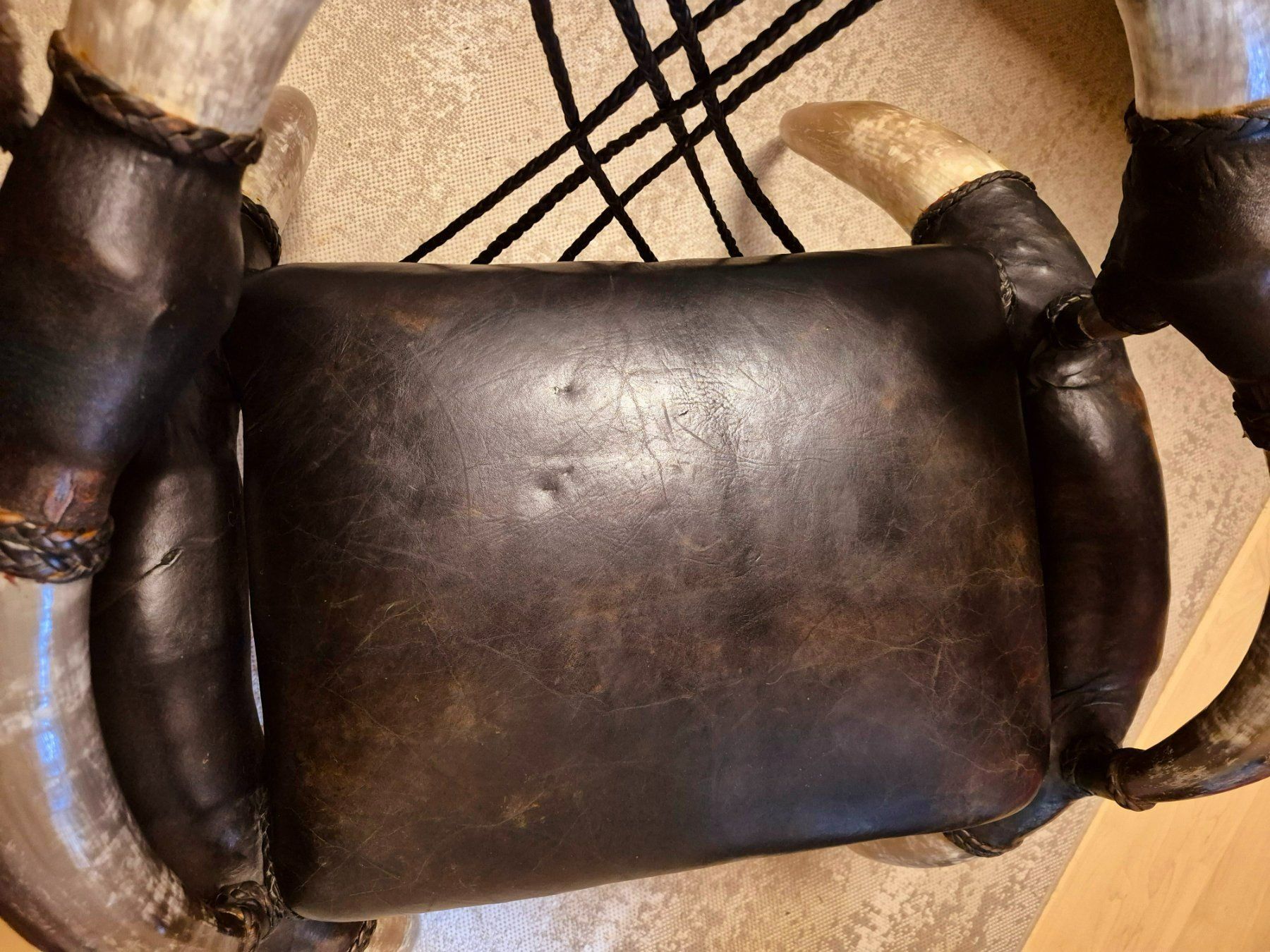 Poltrone: Extravaganter Leder - Horn -Sessel aus Essaouria – Usato da Schafhausen im Emmental venduto da Herzrose 4