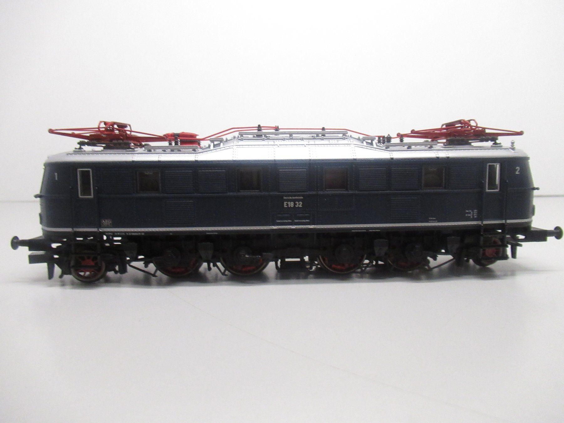 Trix Modelleisenbahnen: Trix 22451 E-Lok BR E18 Deutsche Bundesbahn Digital Sound DC – Gebraucht aus Basel von mhmarken 2