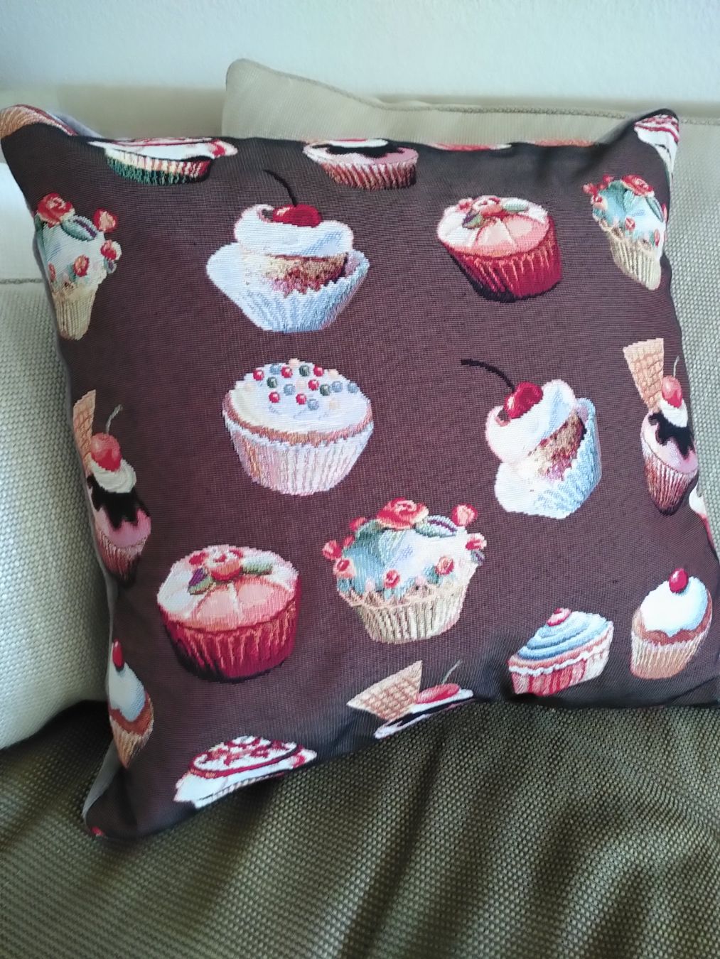 Cuscini: Zierkissen Cup Cake – Nuovo e nell'imballaggio originale da Kriens venduto da Wolly85 1