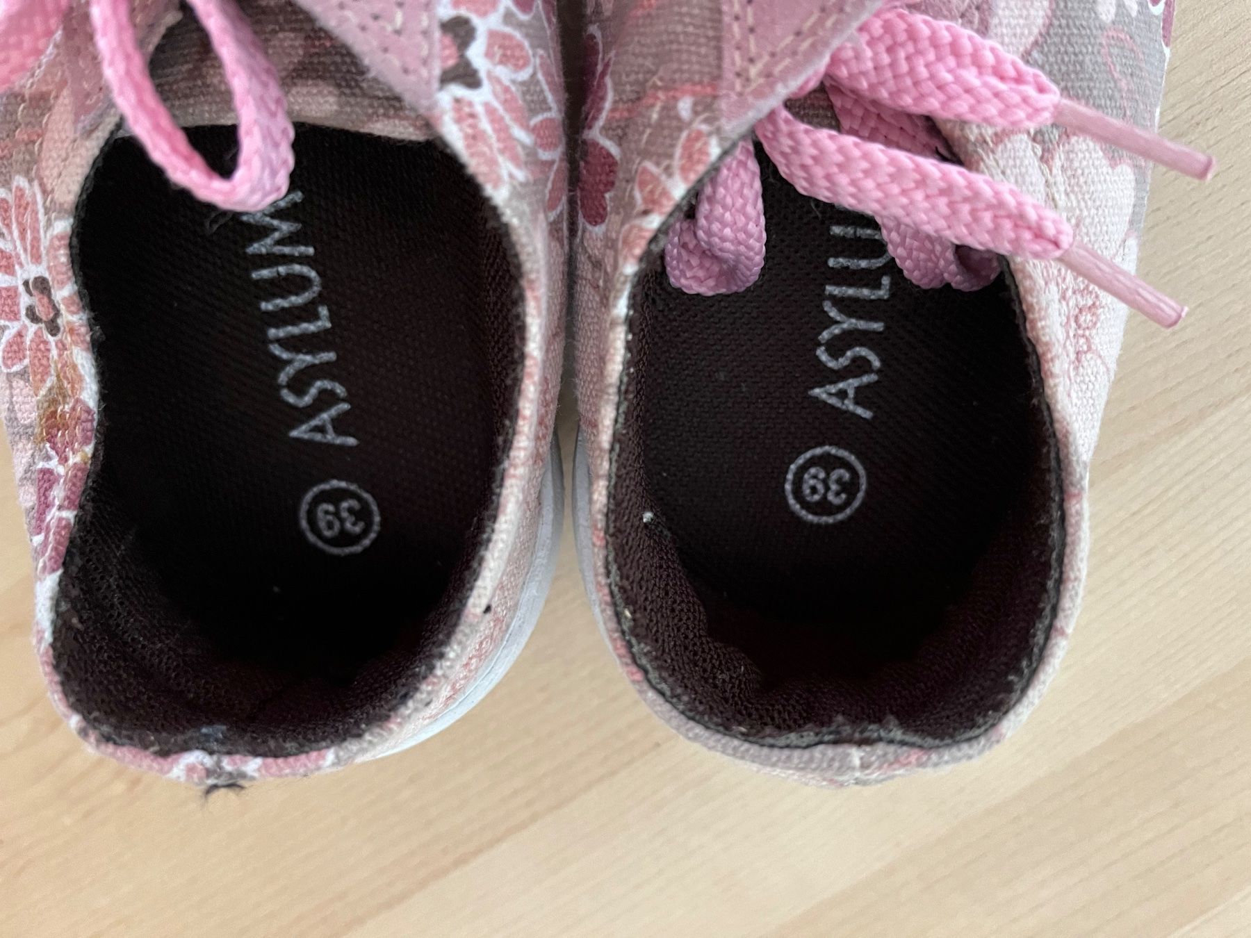 Scarpe da donna: Neue Rosa Blümchen Turnschuhe, Grösse 39 – Nuovo (secondo la descrizione) da Zürich venduto da 8825 4