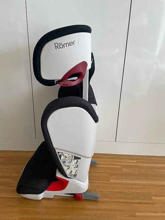 Britax Römer Seggiolini per auto: Römer Kidfix XP SICT Isofix  Kindersitz Auto – Usato da Uster venduto da Xtraodysseus 2