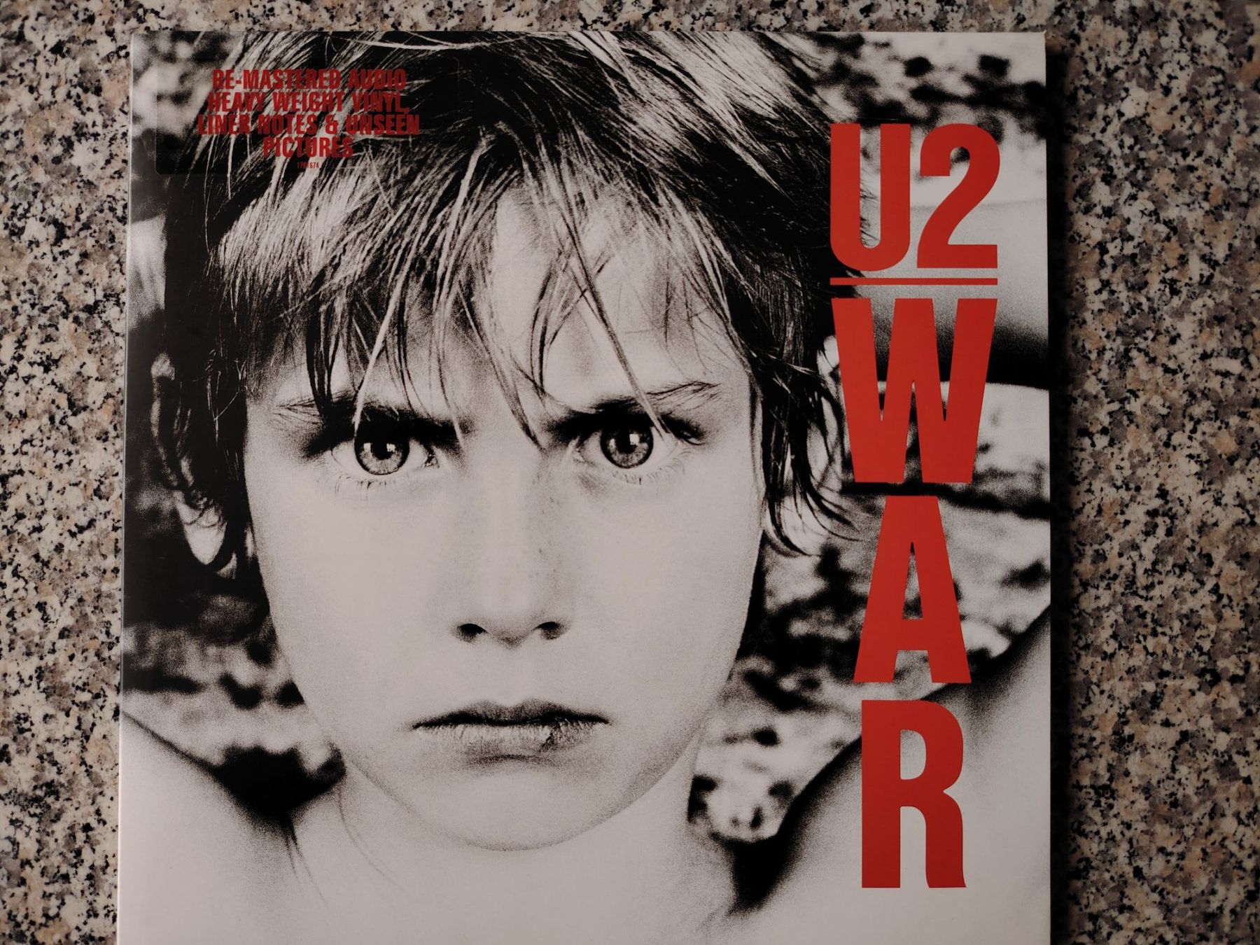 Dischi in vinile: U2 War Vinyl LP mit Booklet – Nuovo (secondo la descrizione) da Arlesheim venduto da stickyfingers1