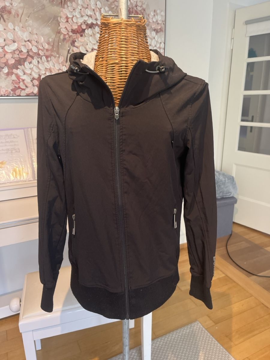 Bench Jacken: Bench Jacke schwarz, M – Gebraucht aus Solothurn von Bobesch08