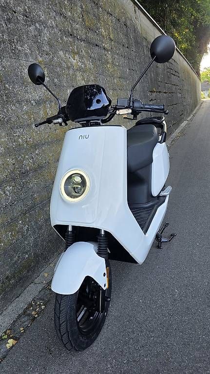 Strada: NIU NQI Sport , Roller Elektro – Nuovo e nell'imballaggio originale da Wil SG venduto da linox 2