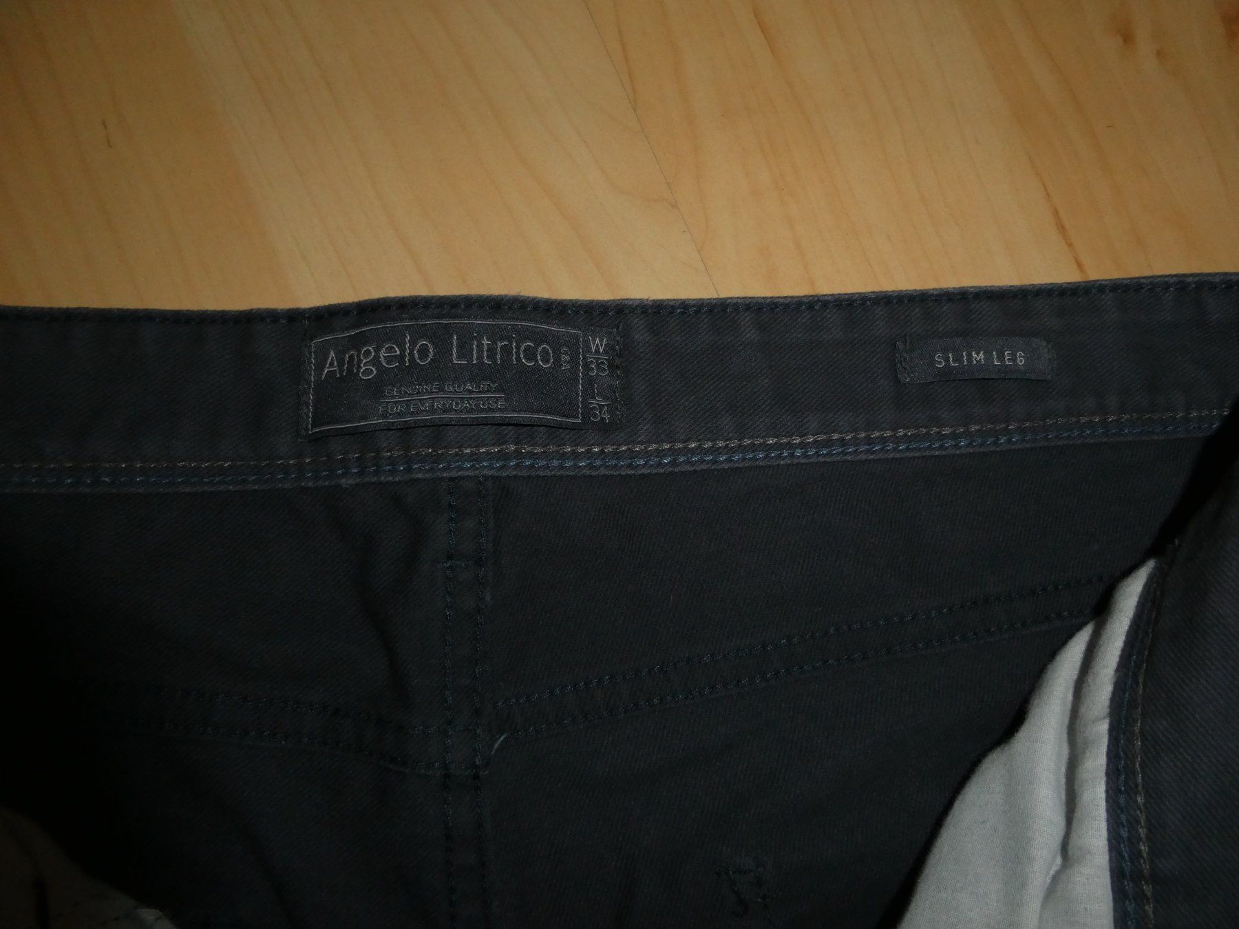 Pantaloni: Hose grau – Usato da Mels venduto da KOSL 1