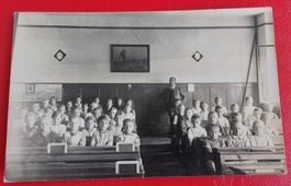 Schulklasse // Klassenfoto // Jahr 1919 // Ort unbekannt