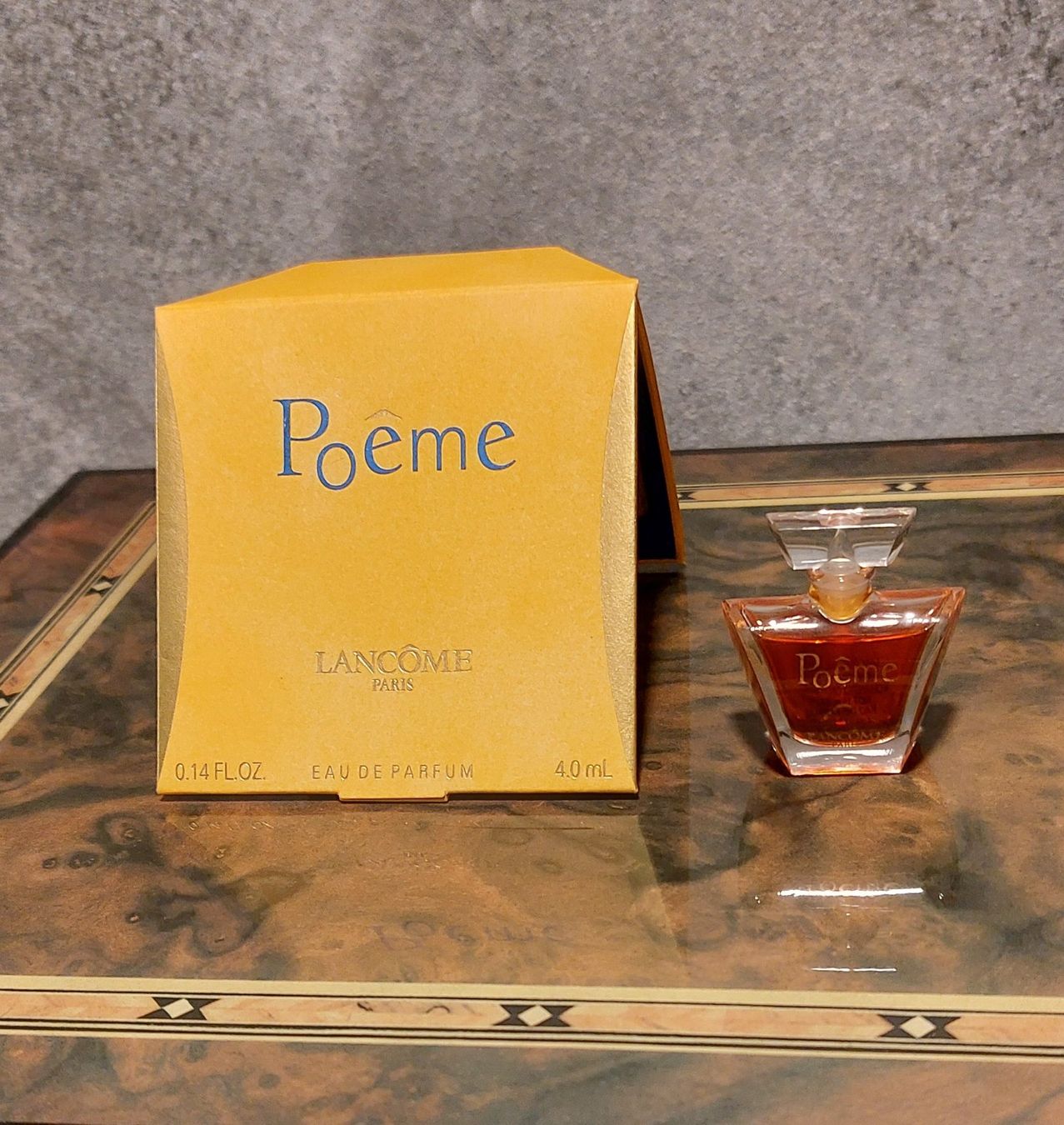 Lancôme Profumi & Eau de Toilette: Poeme Lancome 4ml mit Originalverpackung – Nuovo e nell'imballaggio originale da Thayngen venduto da Sylv0