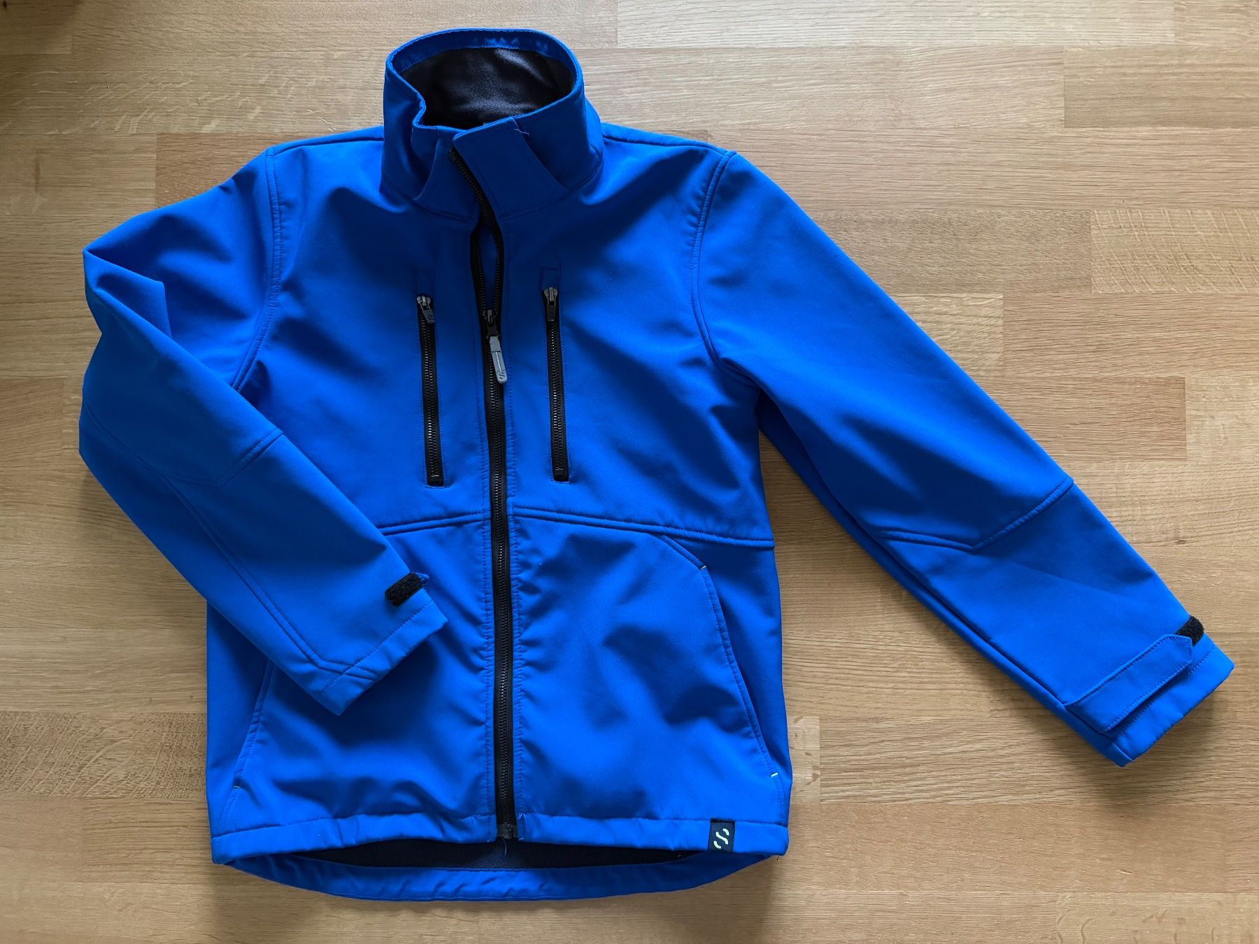 Jacken: Blaue Softshelljacke, Grösse 152 – Gebraucht aus Hünibach von rotestandem01