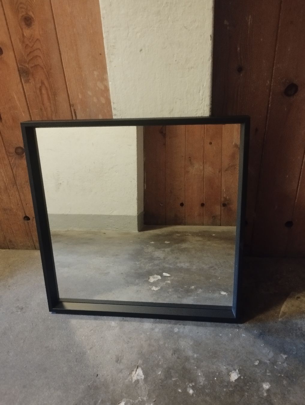 Ikea Miroirs: Spiegel schwarz 65 x 65 cm  – D'occasion à Bern par BoogiewoogieX