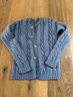 Selbstgestricktes Jäckchen