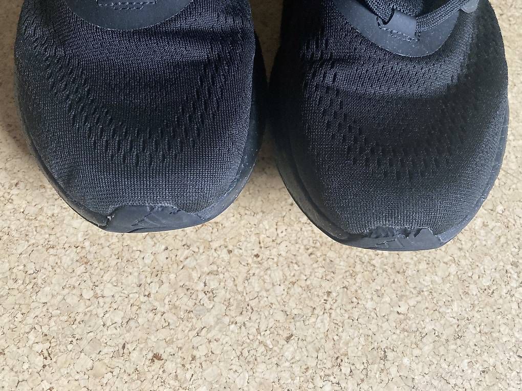 Scarpe da uomo: Adidas Boost schwarz 45.5 – Usato da Zuoz venduto da Janth 2