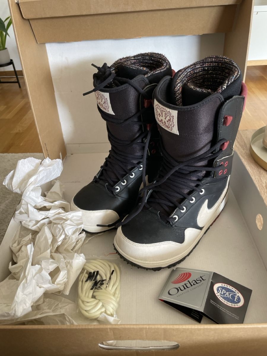 Nike Herrenschuhe: Nike Snowboarding Zoom DK Danny Kass Snowboardstiefe – Neu und originalverpackt aus Neuenhof von Mori0