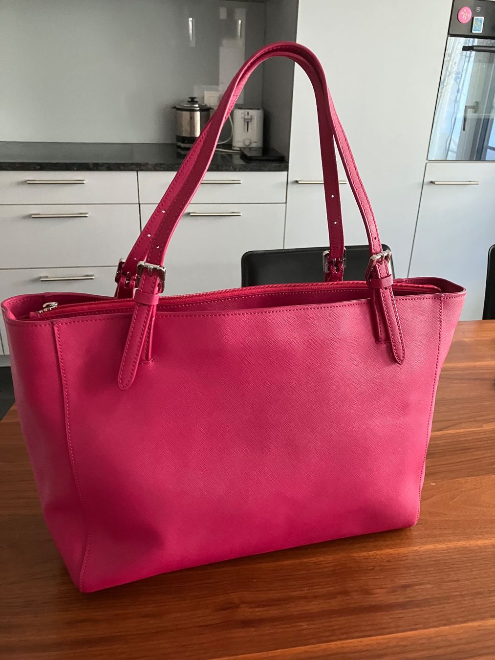 Tory Burch Sacs femmes: Neuwertig Tory Burch Shopper Leder – D'occasion à Windisch par Lyudmila01 1