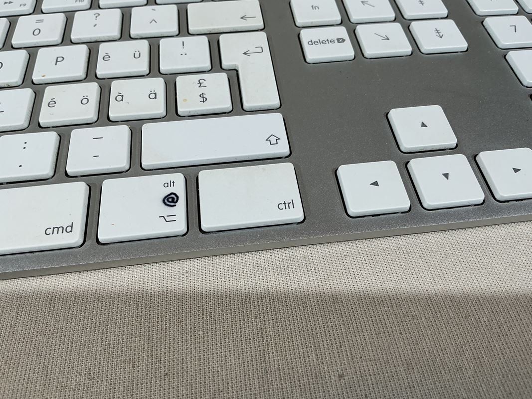 Apple Tastaturen: TASTATUR APPLE – Gebraucht aus Richterswil von Restwert_Richterswil 1