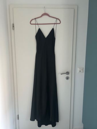 Langes Satinkleid von Zara, Grösse M