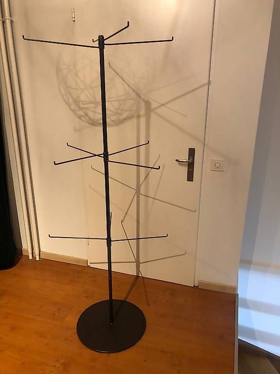 Guardaroba: Garderobe aus geschmiedetem Eisen – Usato da Basel venduto da kri_wd99