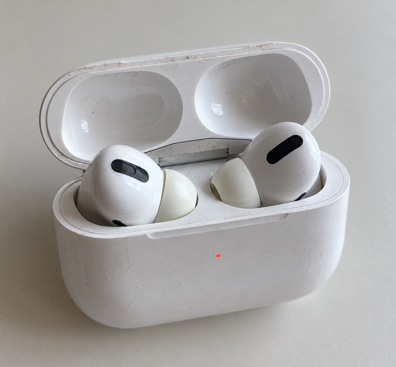 Apple Cuffie: AirPods Pro 1re génération – Usato da Prilly venduto da Baptiste.ta 1